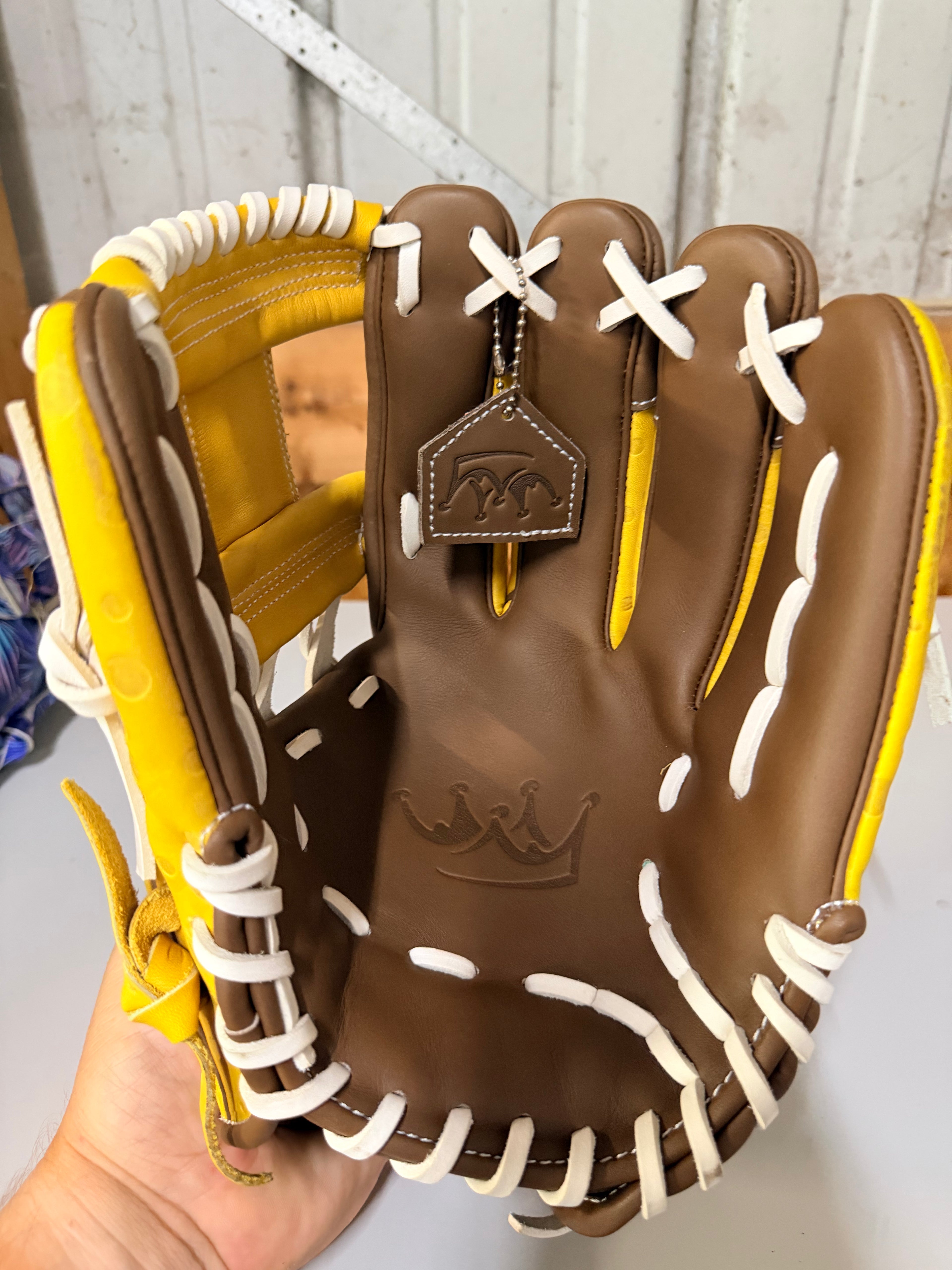 Crown Glove Co. 12.5 Spongebob Theme