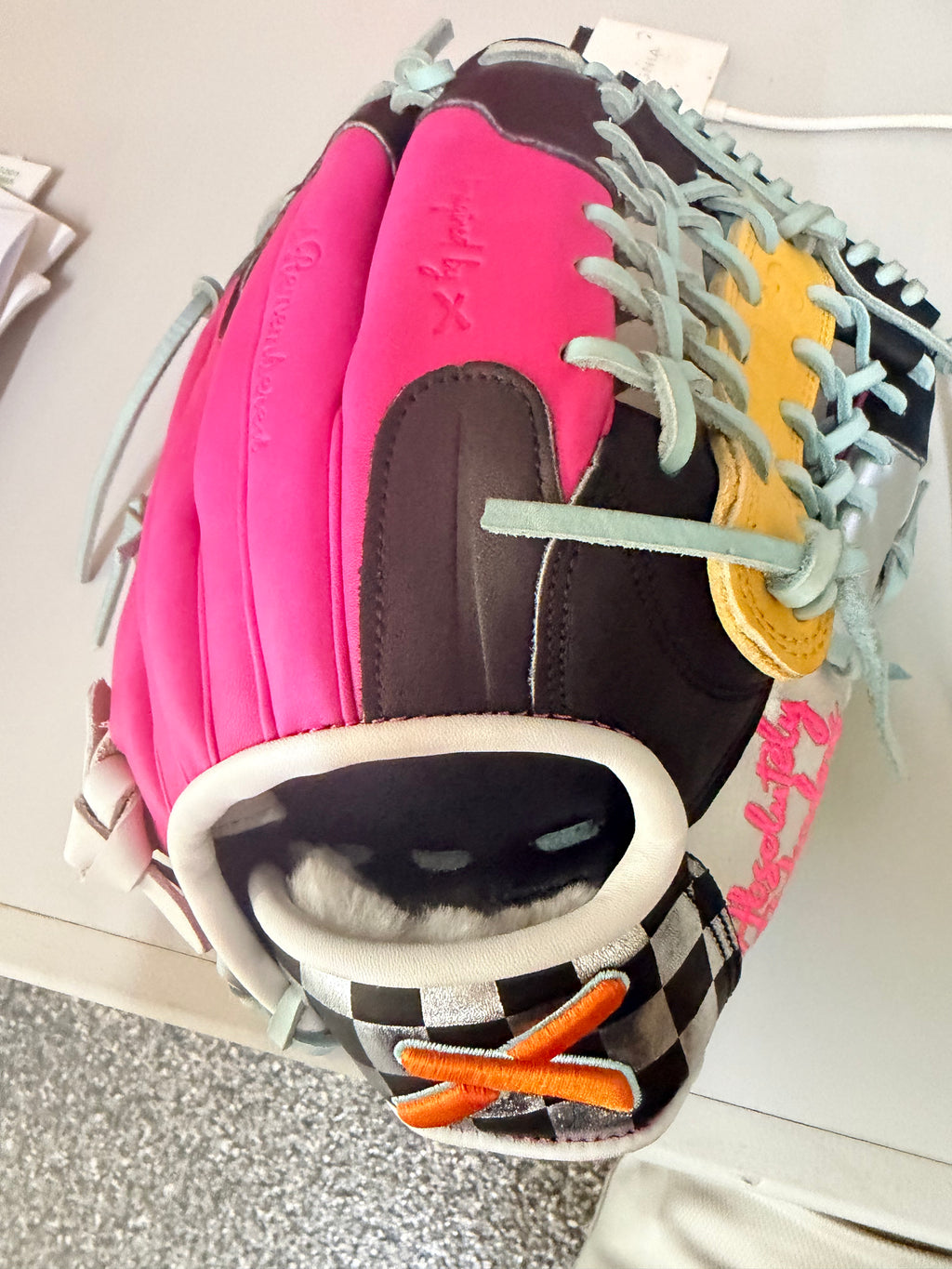 Aria Absolutely Ridiculous Rockstar Glove